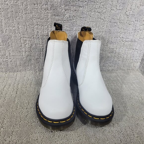 Dr. Martens 2976 Womens Size US 5 White Smooth Leather Platform Chelsea Boot NEW - Picture 2 of 8